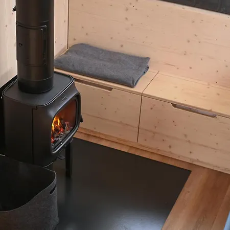 בית נופש Tiny Spot - Tiny House Connect 4 *